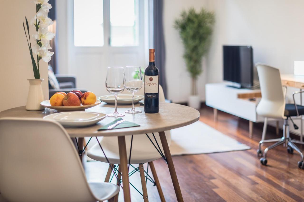 Mavrogenous - The Mansion Apartment Атина Екстериор снимка