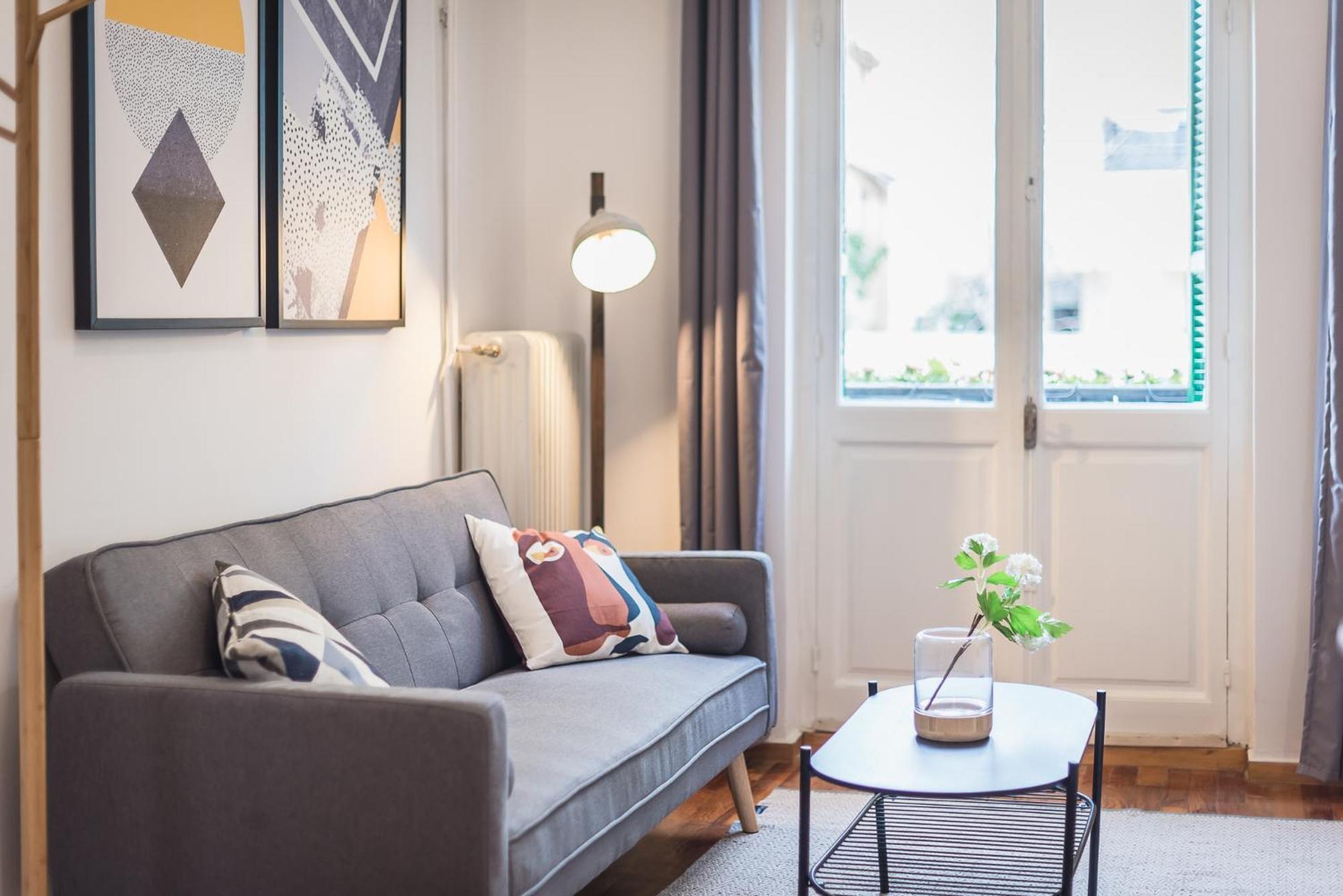 Mavrogenous - The Mansion Apartment Атина Стая снимка