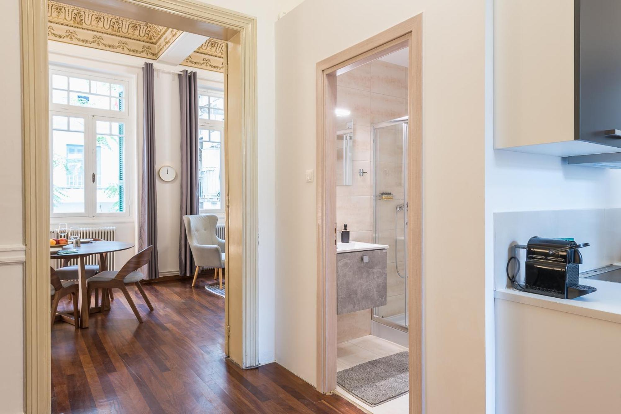 Mavrogenous - The Mansion Apartment Атина Стая снимка