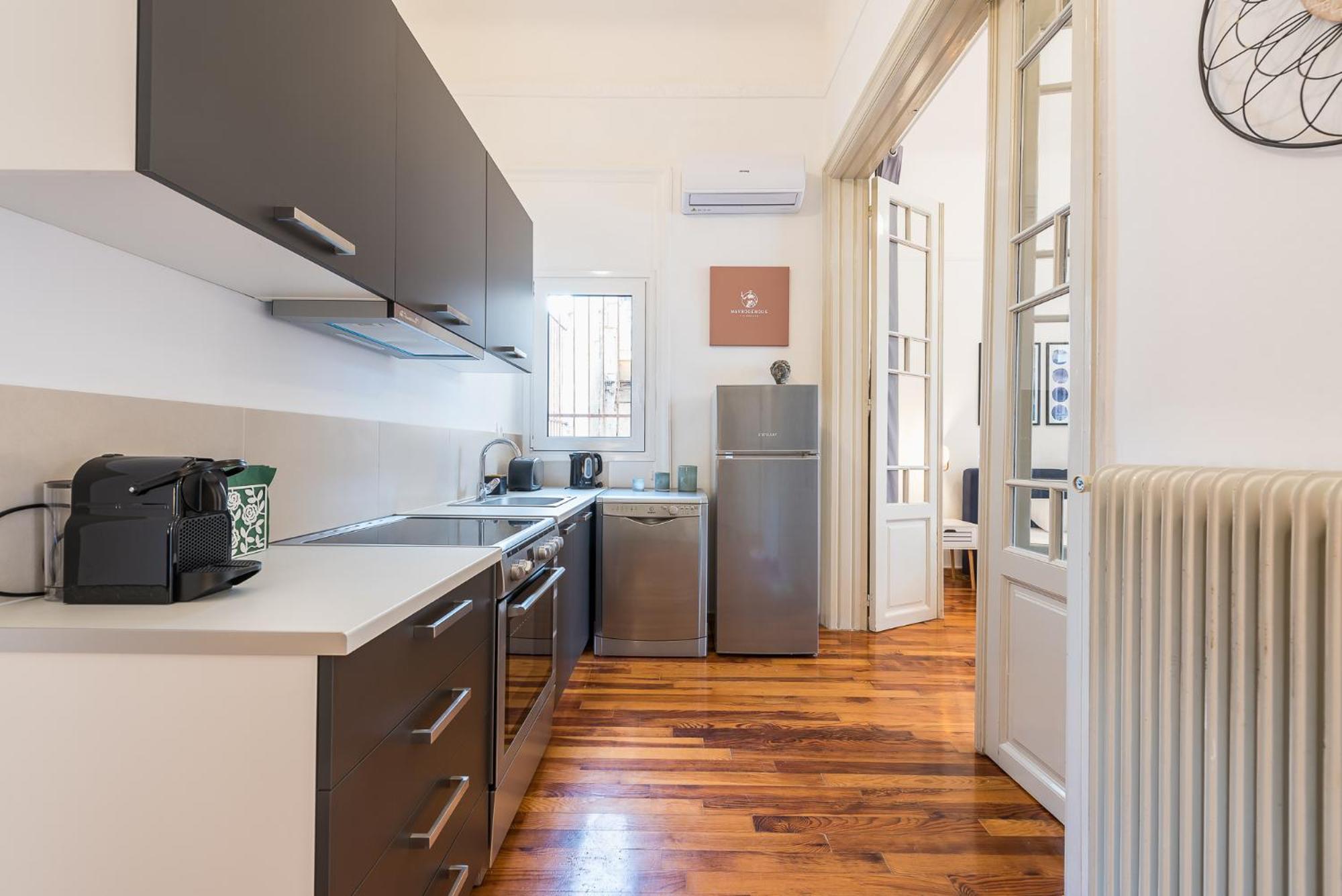 Mavrogenous - The Mansion Apartment Атина Стая снимка