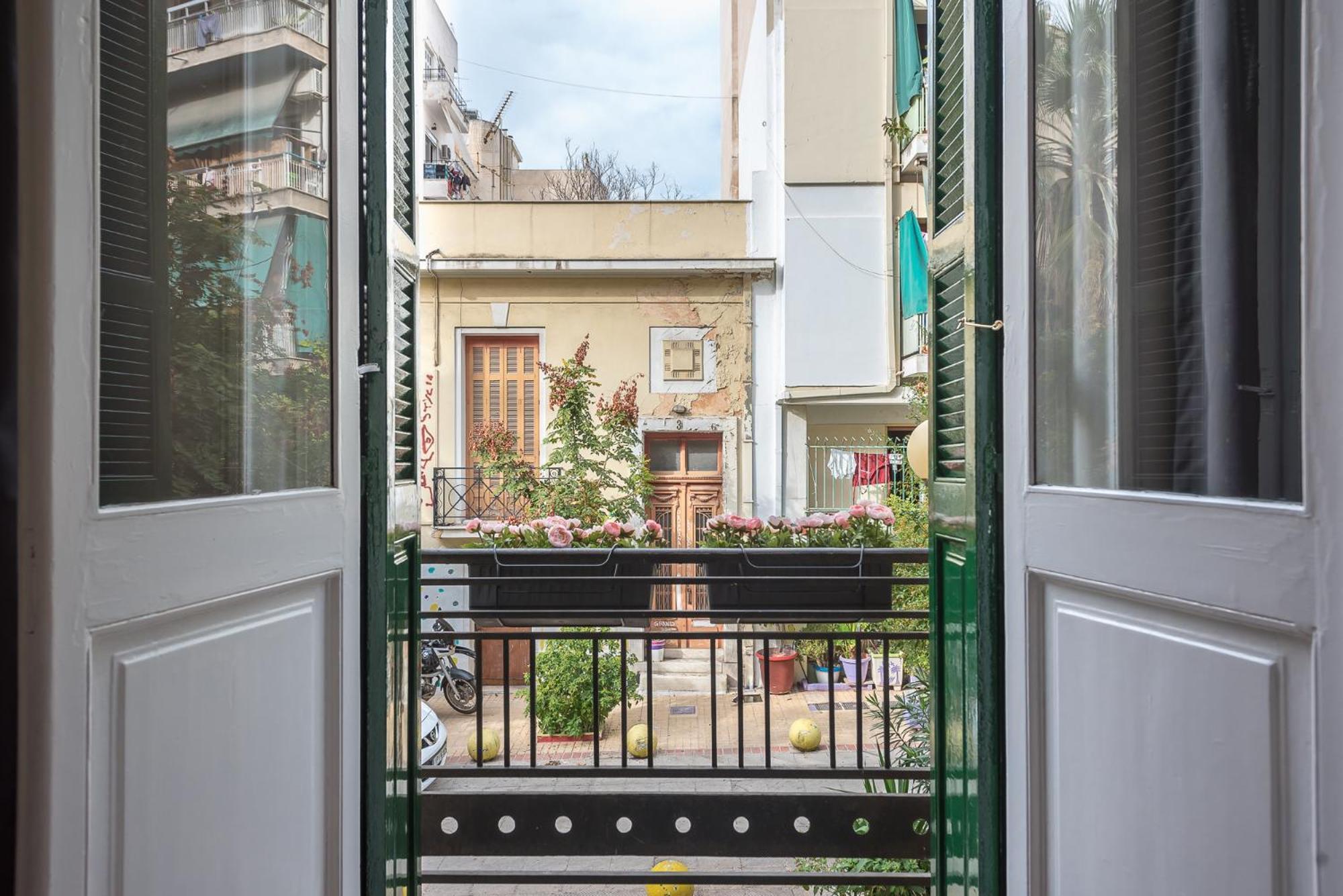 Mavrogenous - The Mansion Apartment Атина Стая снимка
